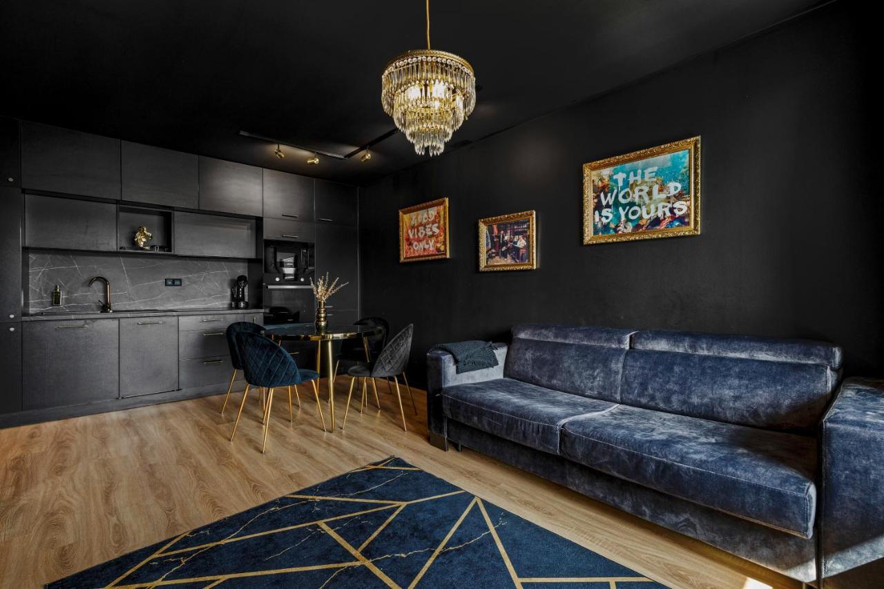 Lam Black - Ac - Balcony Apartman Pozsony