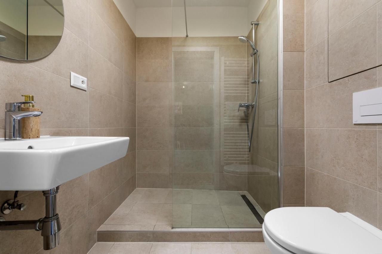 Apartman Lam Black - Ac - Balcony *