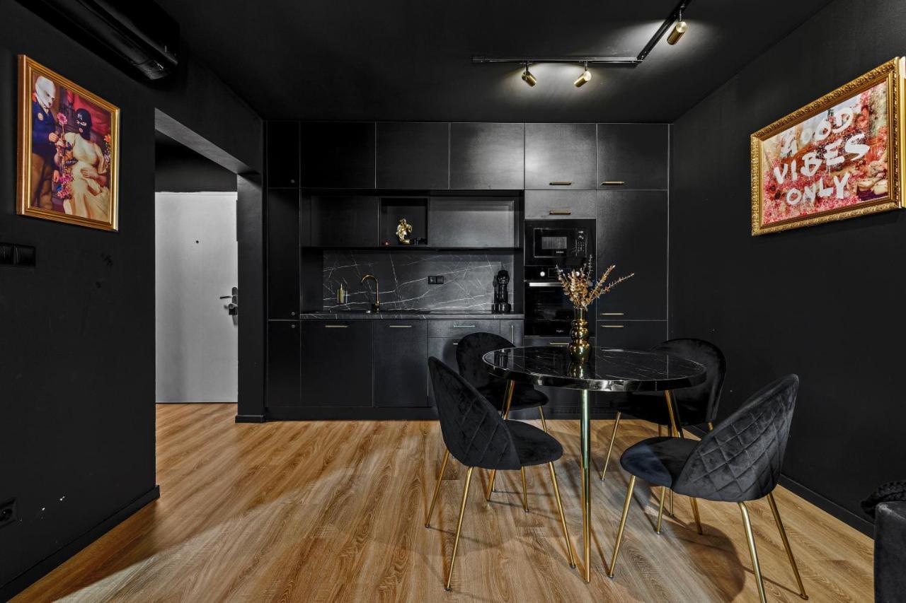 Apartman Lam Black - Ac - Balcony *